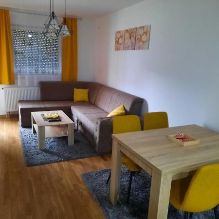 Apartman Bulevar โดโบย ภายนอก รูปภาพ