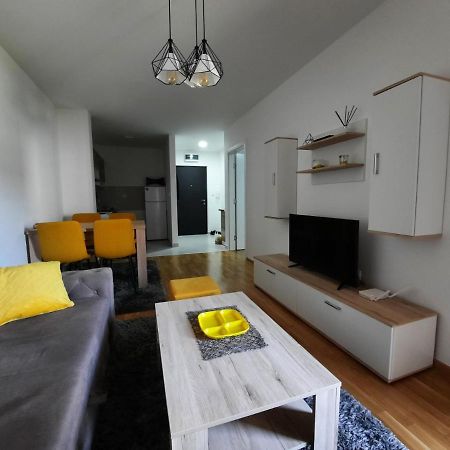 Apartman Bulevar โดโบย ภายนอก รูปภาพ