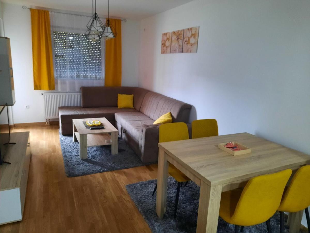 Apartman Bulevar โดโบย ภายนอก รูปภาพ