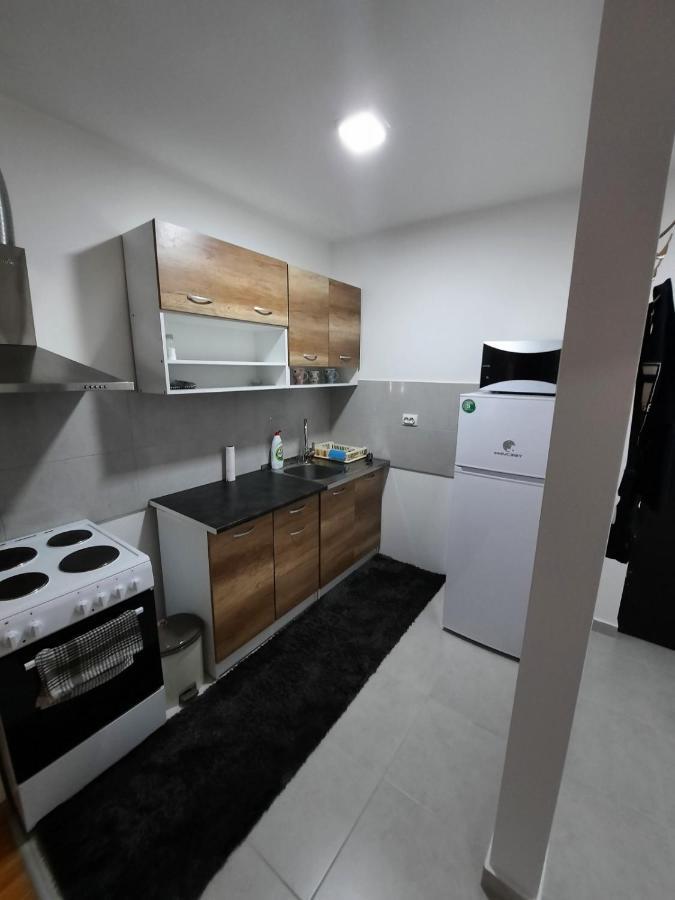 Apartman Bulevar โดโบย ภายนอก รูปภาพ