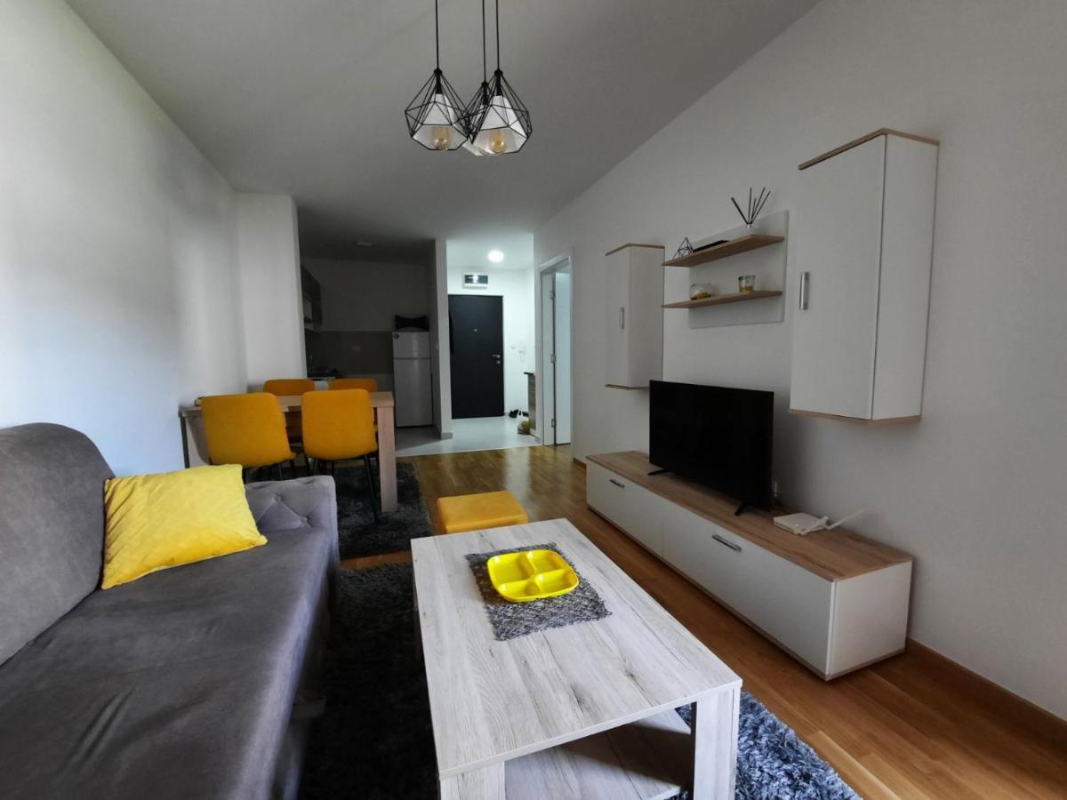 Apartman Bulevar โดโบย ภายนอก รูปภาพ
