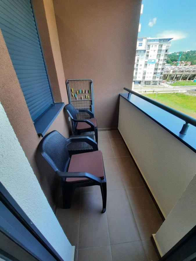 Apartman Bulevar โดโบย ภายนอก รูปภาพ