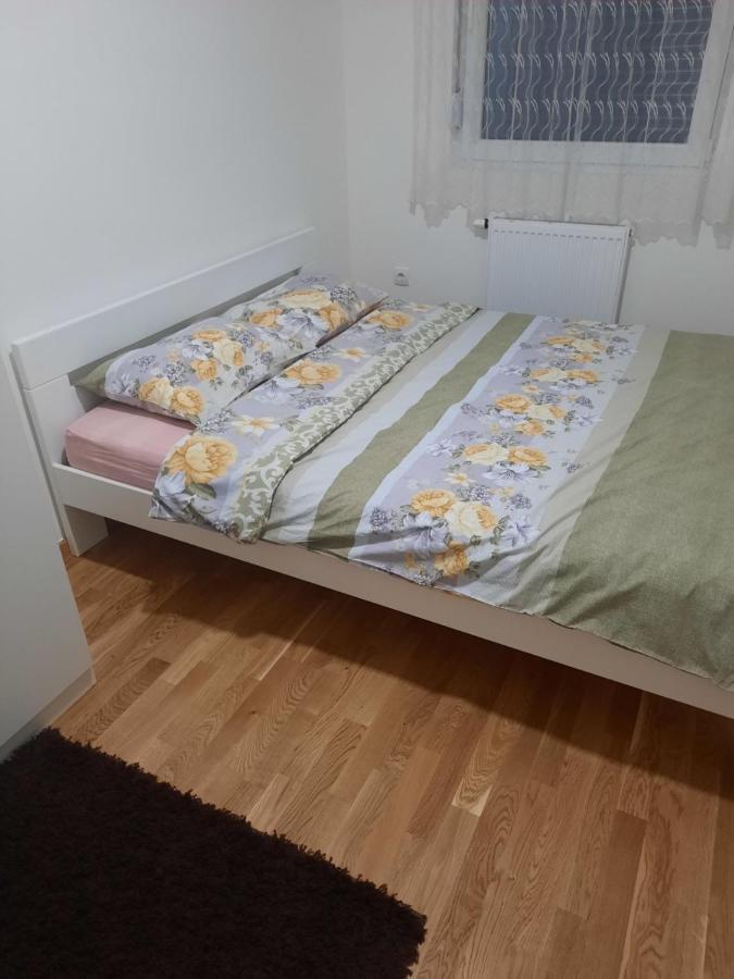 Apartman Bulevar โดโบย ภายนอก รูปภาพ